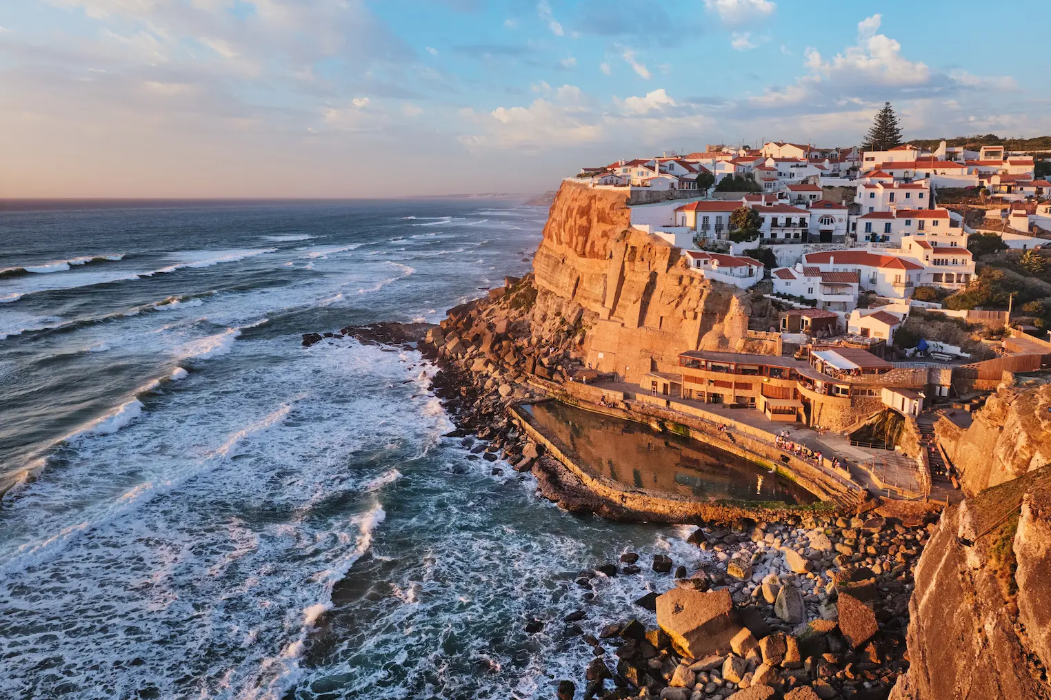 scenic-view-of-the-seaside-village-of-azenhas-do-m-2026-03-24-07-48-37-utc